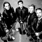 Παρελθόν από τους Praying Mantis ο τραγουδιστής και ο drummer τους