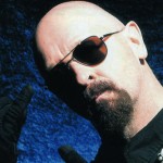 Ο Rob Halford δούλευε σε κινηματογράφο που έπαιζε πορνό πριν γίνει μέλος των Judas Priest
