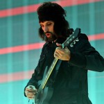 Τον «κώδωνα του κινδύνου» κρούει ο Serge Pizzorno (Kasabian) για τον Nigel Farage