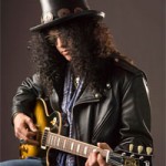 Ο Slash ηχογραφεί μαζί με Grohl και McKagan