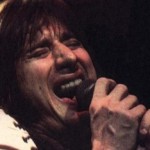 Ο πρώην τραγουδιστής των Journey, Steve Perry, γράφει ξανά μουσική