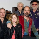 Και ο Krist Novoselic στο νέο group του Peter Buck