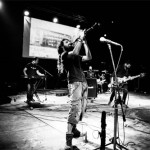 Οι Villagers Of Ioannina City μπλέκουν με την αστυνομία στο πλατό της Ελληνοφρένειας