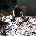 Οι απίστευτες ιστορίες ενός ταμία δισκοπωλείου