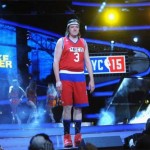 Φοβερή εμφάνιση του Win Butler (Arcade Fire) στο NBA All Star Celebrity Game