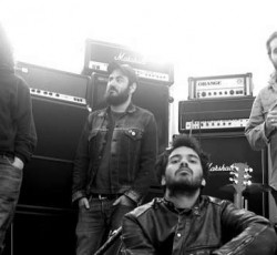 Σε streaming το "Low" από τον επερχόμενο δίσκο των 1000mods 