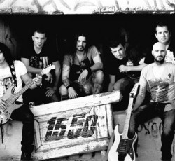 Διασκευή με ελληνικούς στίχους σε κομμάτι των Nickelback από τους 15 50 