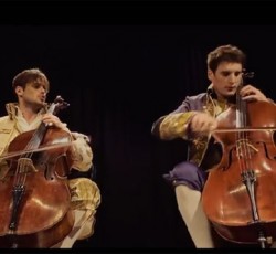 Τεράστια viral επιτυχία του video της ιδιαίτερης διασκευής του "Thunderstruck" των AC/DC 