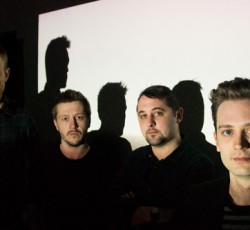 20-λεπτο βίντεο με ακυκλοφόρητη μουσική από τους 65daysofstatic 