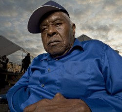 H σκηνή του grunge τιμά τα blues και τον CeDell Davis 