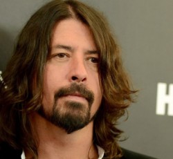 «Το Foo Fighters είναι το πιο ηλίθιο όνομα μπάντας» 