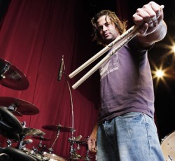 Μήνυση στους Korn από τον πρώην ντράμερ τους 