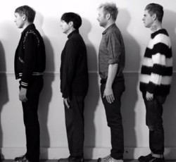  Supergroup από Franz Ferdinand και Sparks 