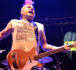 Μιούζικαλ από τον frontman των NOFX  