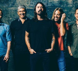«Οι Foo Fighters θα παίζουν τρίωρες συναυλίες»