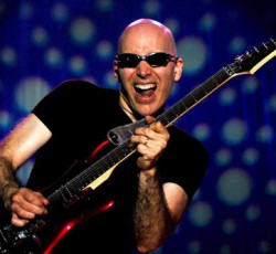 Πρώτο δείγμα από το "Shockwave Supernova" του Joe Satriani 