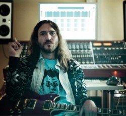 O νέος «ηλεκτρονικός» John Frusciante 