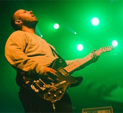 Οι Mogwai ανακοινώνουν την αποχώρηση του κιθαρίστα τους John Cummings 