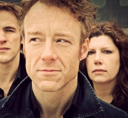 Aκούστε το νέο τραγούδι των Low 