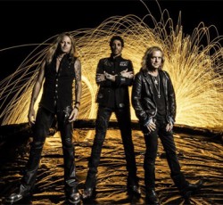 Το πρώτο single των Revolution Saints 