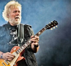 Aκούστε δύο νέα τραγούδια του Randy Bachman  