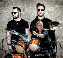 O Lars Ulrich στη σκηνή με τους Royal Blood 
