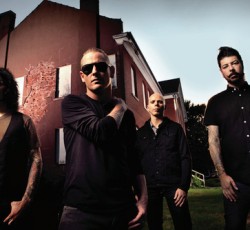 Ακούστε τη διασκευή του "Creeping Death" από τους Stone Sour 