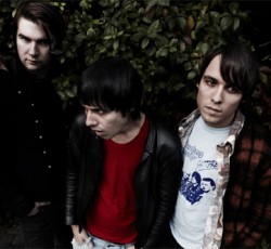 Nέα τραγούδια από Cribs και Modest Mouse 