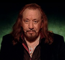 Αce Frehley: «Ο Gene Simmons είναι μια καρικατούρα του εαυτού του»