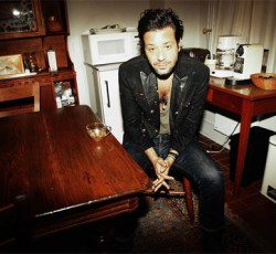 Ο γιος του Leonard Cohen, Adam, κυκλοφορεί το πέμπτο του album 