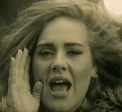 "Hello", η Adele επέστρεψε! 