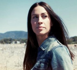 Η Alanis Morissette διασκευάζει Green Day 