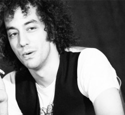Albert Hammond Jr. (Strokes): «Έπαιρνα κοκαΐνη και ηρωίνη 20 φορές τη μέρα» 