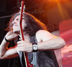Αγανακτισμένος ο Alex Skolnick (Testament) με το παράνομο downloading 