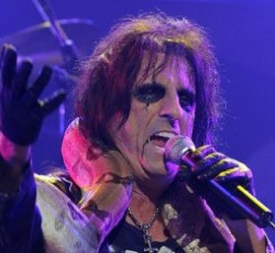Alice Cooper: «Η Lady Gaga είναι η θηλυκή έκδοσή μου» 