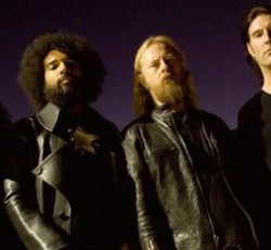 Συνεχίζουν ακάθεκτοι οι Alice In Chains 