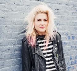 Aυτό είναι το νέο single των Gang Of Four με την Alison Mosshart  