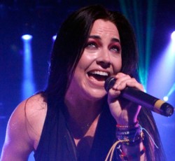 Διαθέσιμο το "Push The Button" από το νέο album της Amy Lee (Evanescence) 