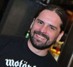 Andreas Kisser: «Τα αδέλφια Cavalera παράτησαν τους Sepultura, όπως ένας πατέρας το παιδί του» 