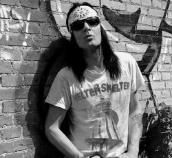 Έφυγε από τη ζωή ο τραγουδιστής των Σουηδών Nasty Idols 