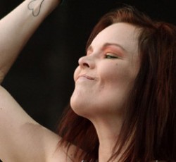 Παρελθόν από τους Nightwish η τραγουδίστριά τους, Anette Olzon 