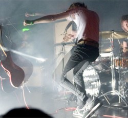 Παίξτε το παιχνίδι και κερδίστε εισιτήρια για την συναυλία των A Place To Bury Strangers στην Αθήνα 