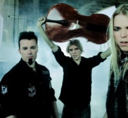 Βιβλίο με φωτογραφίες από τους Apocalyptica 