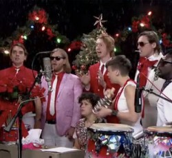 Οι Arcade Fire τραγουδάνε το χριστουγεννιάτικο "Little Drummer Boy" στην εκπομπή του Zach Galifianakis 