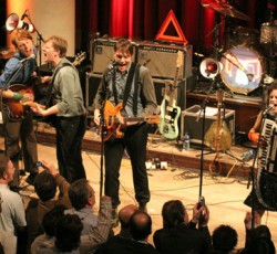 H λατρεία του David Bowie για το "Reflektor" των Arcade Fire 