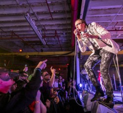 «Dress code» θα έχουν οι επερχόμενες συναύλιες των Arcade Fire (;) 