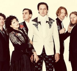 Ακούστε τις παραλλαγμένες εκτελέσεις των Arcade Fire για το Triple J 