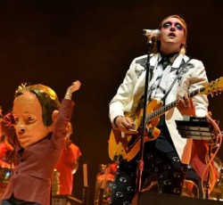 Οι Arcade Fire διασκευάζουν R.E.M. (video)