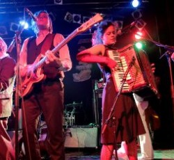 Συμμετοχή του David Byrne στην επανέκδοση του "The Suburbs" των Arcade Fire 