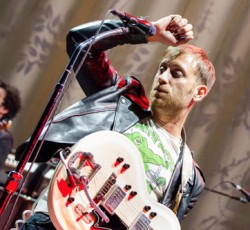 Aκούστε το "Stay Ιn My Corner" των Arcs του Dan Auerbach 